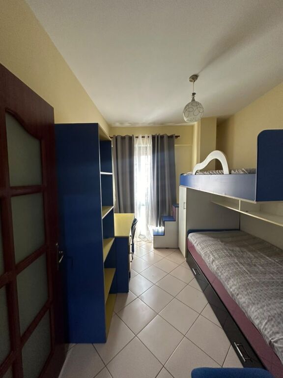 APARTAMENT 3+1 ME QIRA PERBALL KOMPLEKSIT DELIJORGJI!