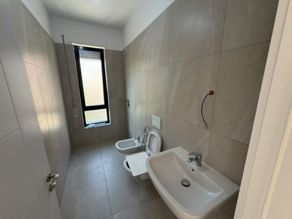 🏠 Jepet me qira apartament 3+1