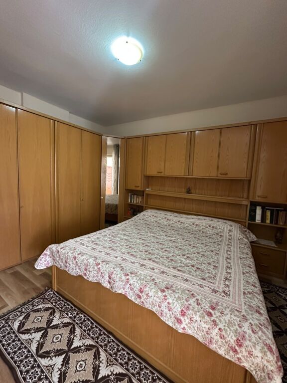 Vendo appartamento 1+1 vicino all'ufficio postale spiaggia Durres