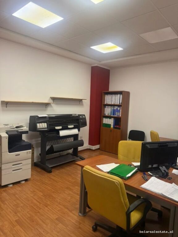 Zyre Me Qera 2+1 Tek Rruga e Elbasanit (ID BZ21022) Tirane.