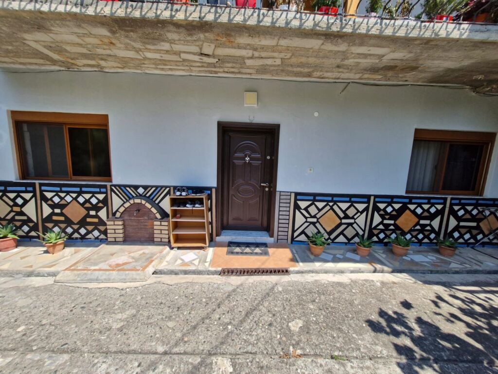 Private house 2+1 280 m² with yard and garage on floor 0 for sale by owner