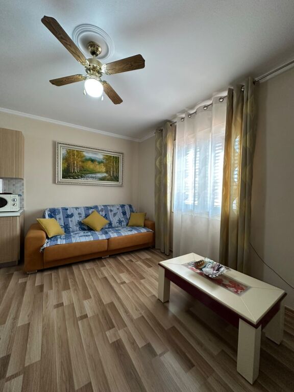 Vendo appartamento 1+1 vicino all'ufficio postale spiaggia Durres