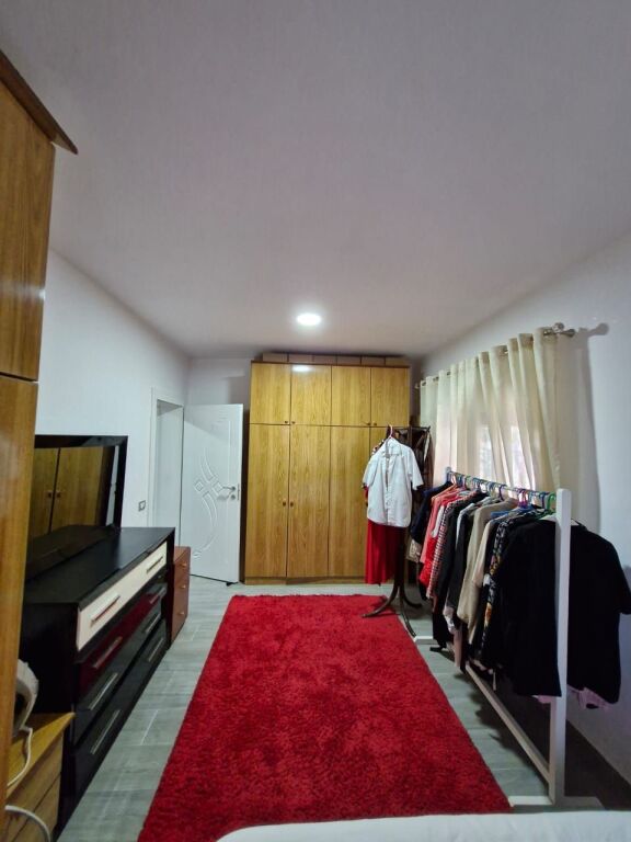 Private house 2+1 280 m² with yard and garage on floor 0 for sale by owner