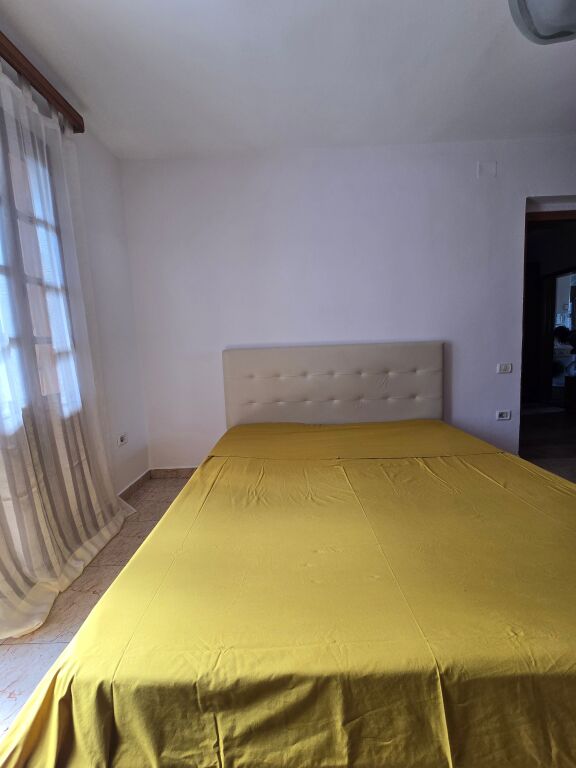 Jepet me qira1+1,Ish Restorant Durrësi