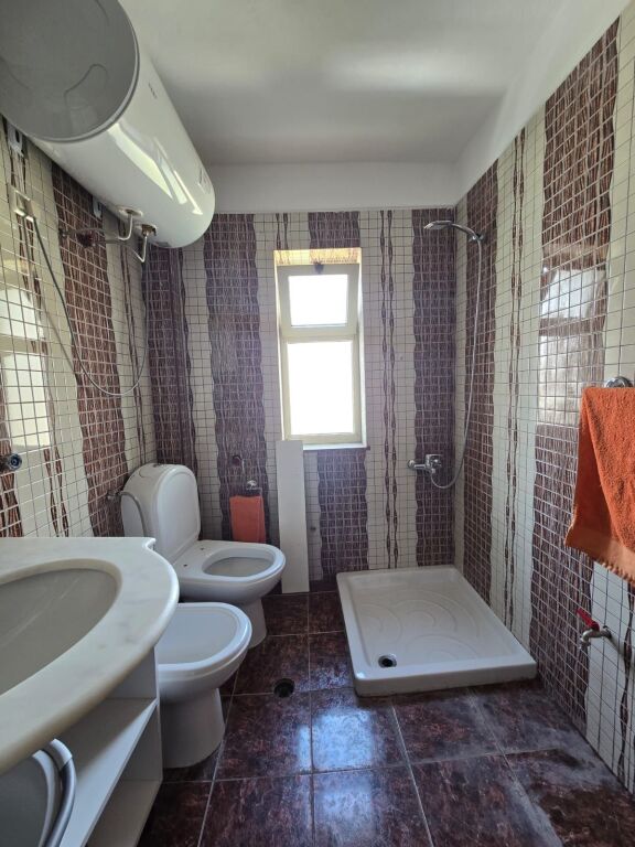 Apartament per qera 1+1 te rruga e Durrsit