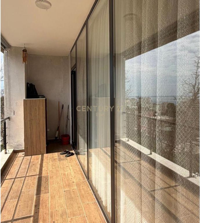 AFFITTASI APPARTAMENTO 2+1+2 CON VISTA MARE, VILA E ZOGUT DURRES !
