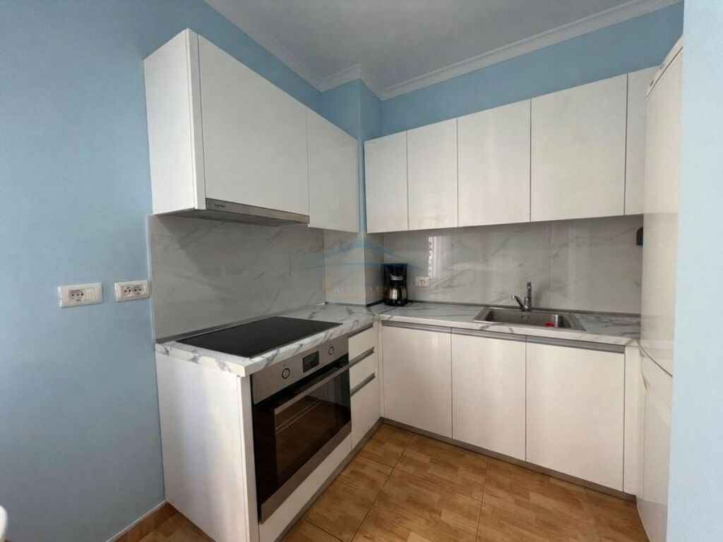 Affitto , Appartamento 2+1 , Via delle Barricate , Tirana