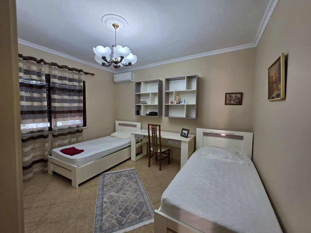 🏡 Apartament me qera 3+1 📍Blloku, Rruga Ismail Qemali