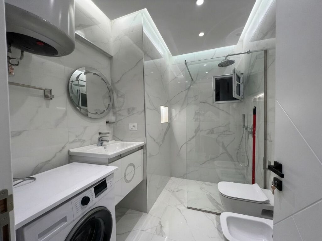 Qera, Apartament 2+1, Laprakë