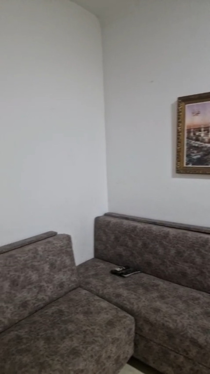 Jepet me qera apartamenti home studio  