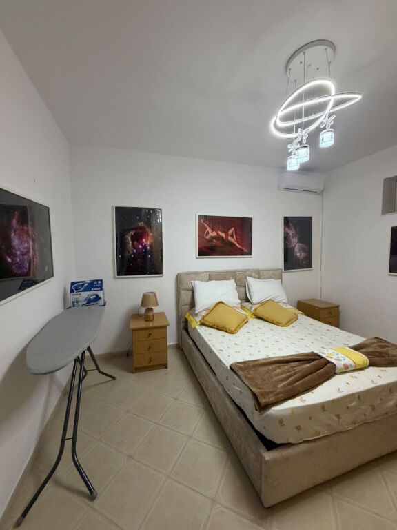 Jepet me qera apartament 2+1 prane Flagship Center