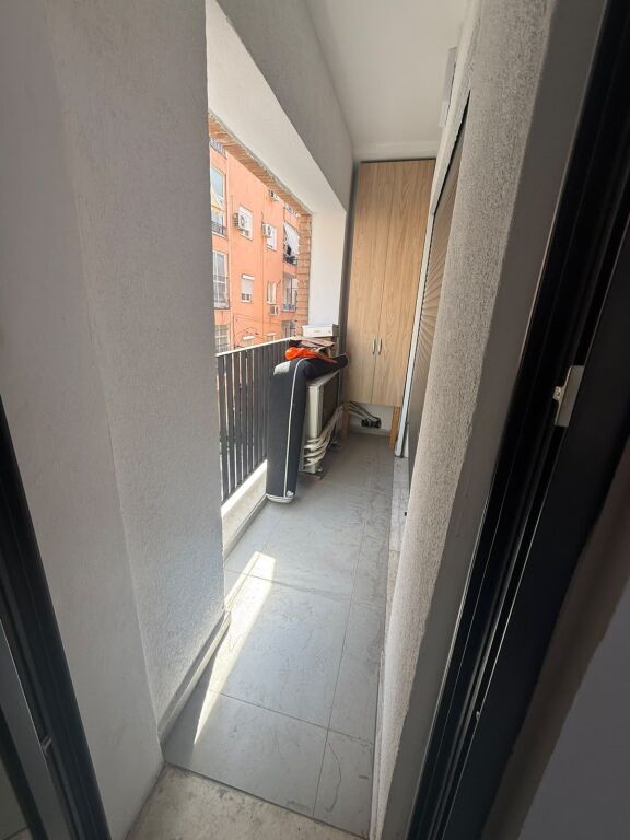 Apartament 2+1+2+🅿️arkim 📍 ish tregu elektrik