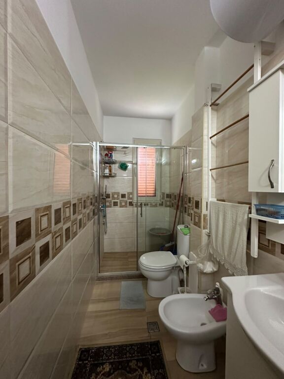 Vendo appartamento 1+1 vicino all'ufficio postale spiaggia Durres