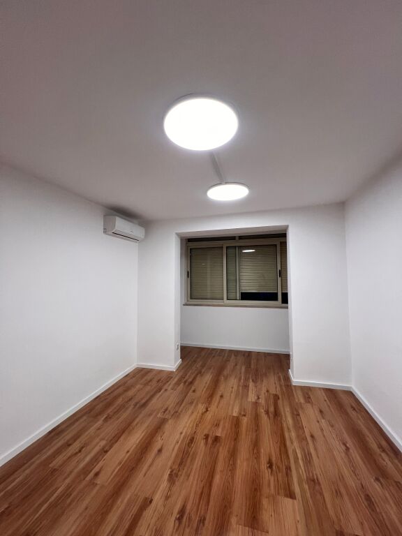 Jepet me qira 1+1 bosh te 21 Dhjetori 46.000 mije leke