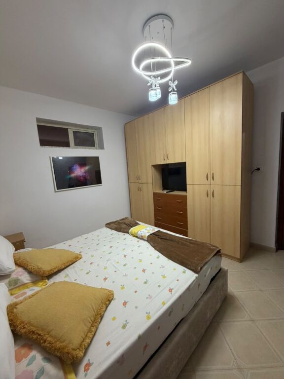Jepet me qera apartament 2+1 prane Flagship Center