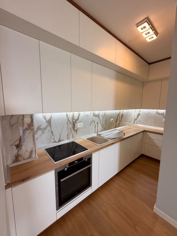 AFFITTASI APPARTAMENTO 2+1+3 BALCONI VILA E ZOGUT, DURRES