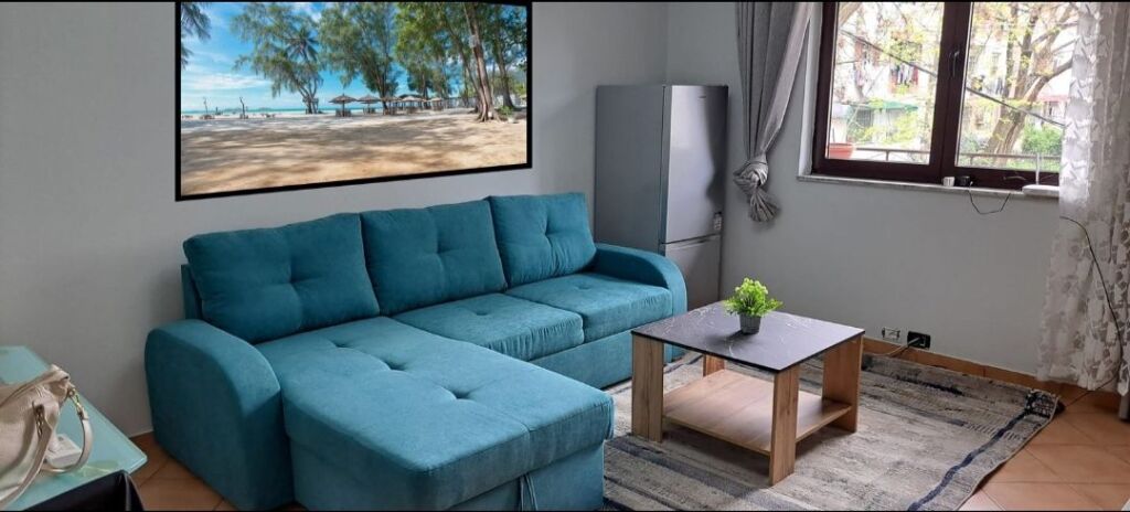 Apartament 2+1 per qira prane zones Xhamllikut dhe Varri Bamit