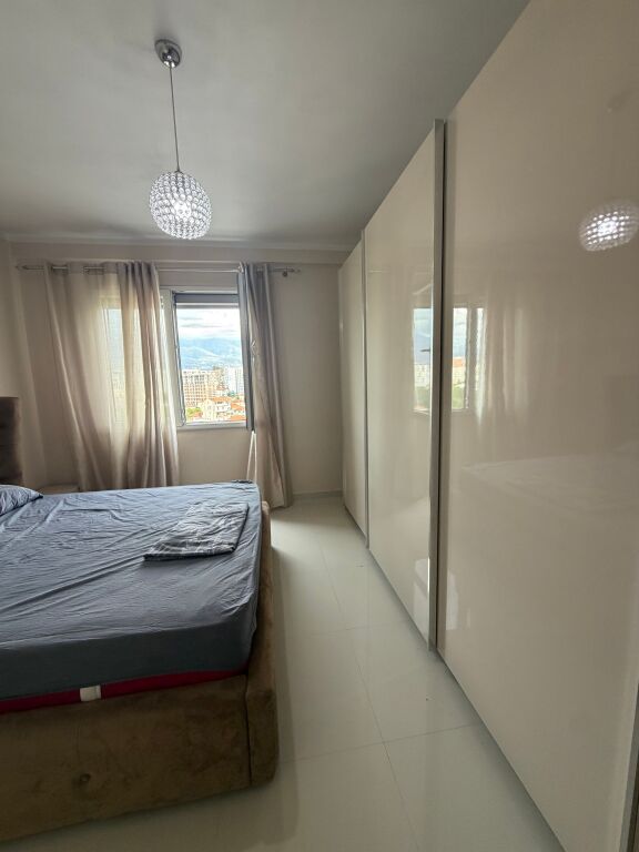 Apartament per qira 2+1 tek Astiri, prane Artistit cmimi 550 Euro