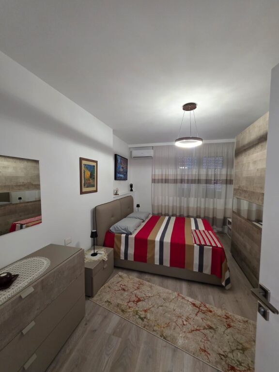 Apartament luksoz per qira tek Liceu Artistik