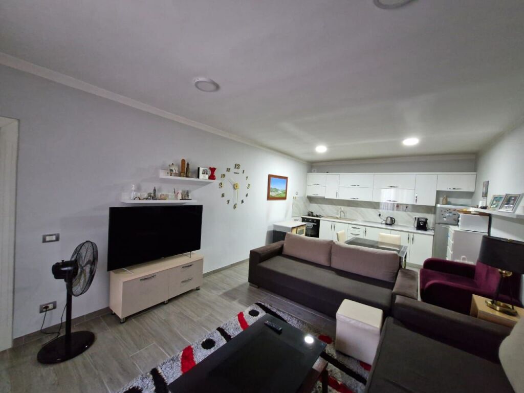 Private house 2+1 280 m² with yard and garage on floor 0 for sale by owner