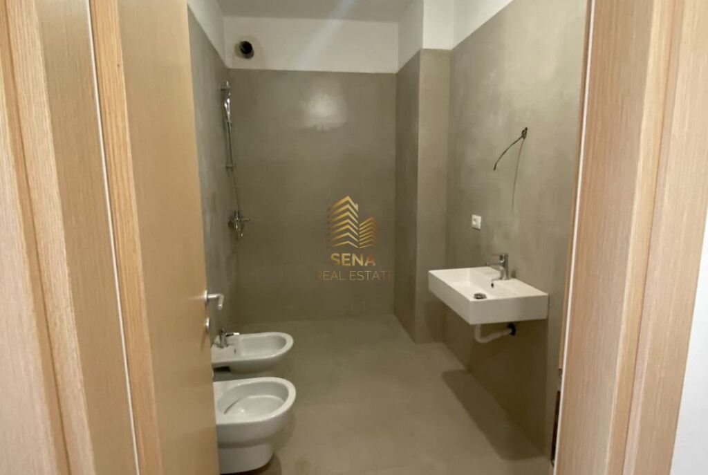 Affitto, Locale commerciale, 5 Maji – Complesso ”Tirana Uptown”, 42.000 Lek/mese