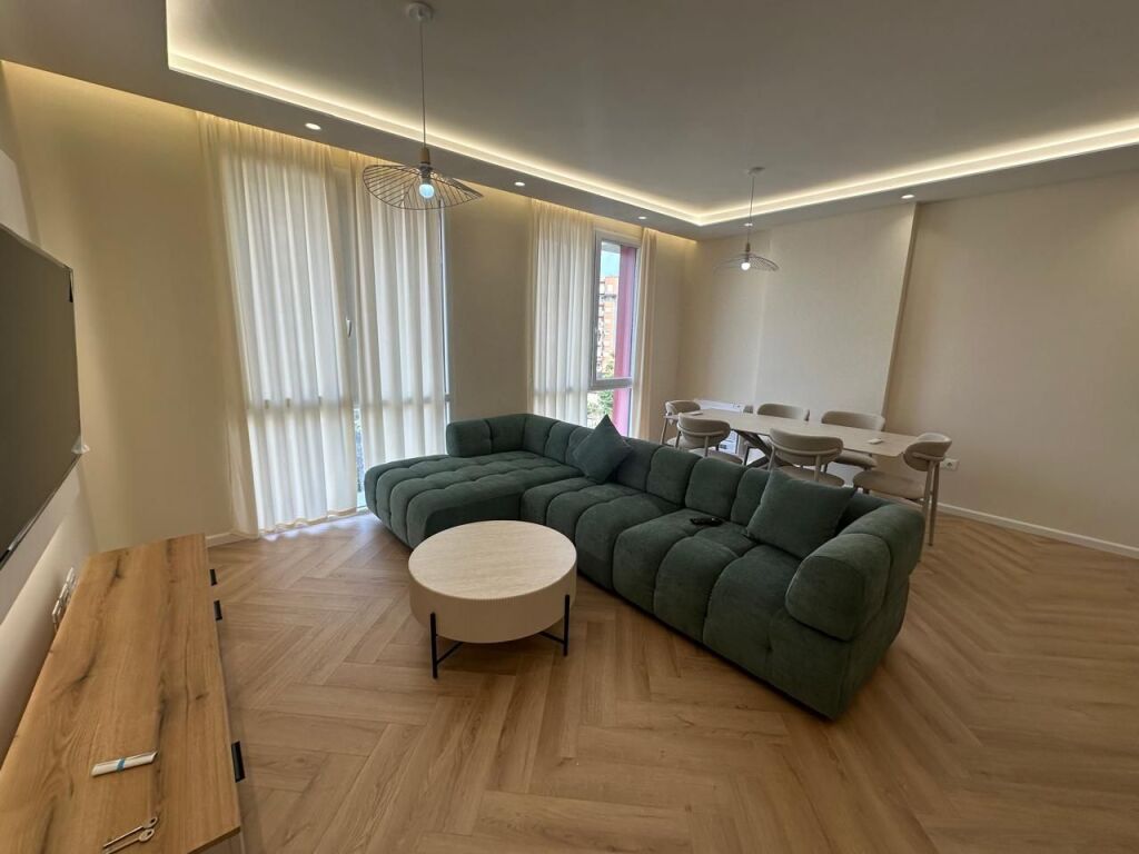 🏢Rruga e Dibres,Kompleksi Arlis ,jepet me qera apartament 2+1+2,i mobiluar. 70,000leke