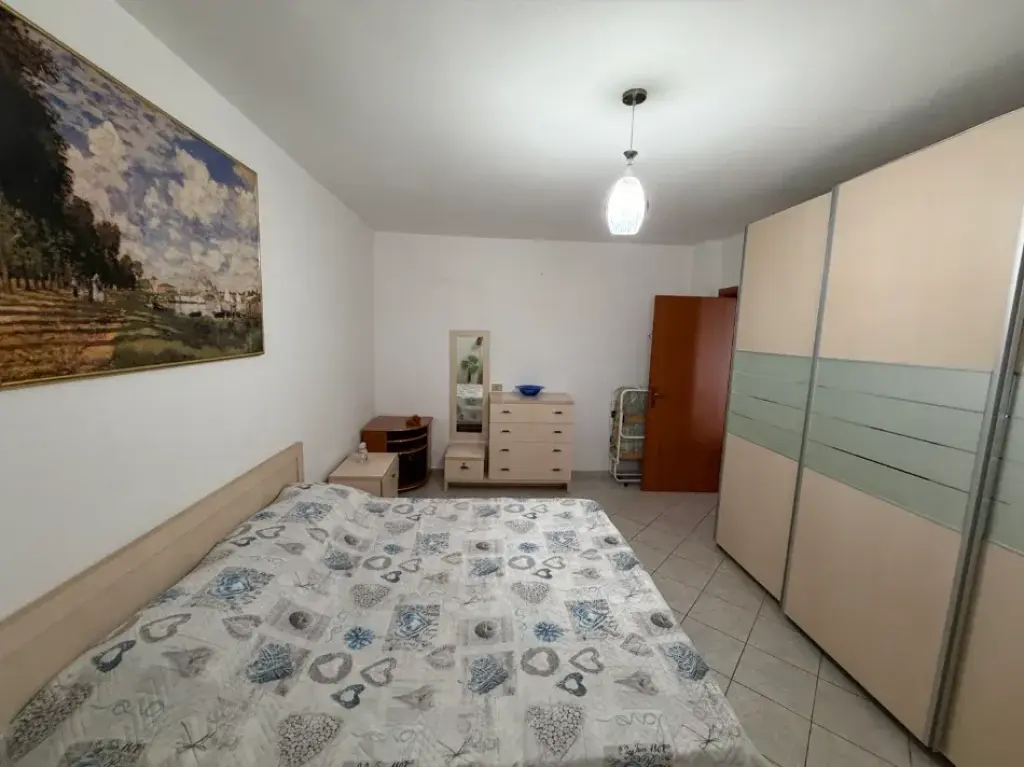 JEPET ME QERA APRTAMENTI 2+1 STADIUMI DURRES