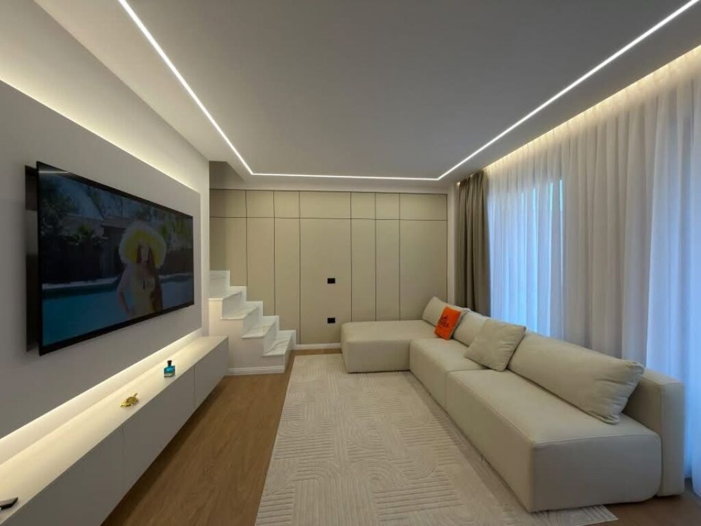 Shitet duplex luksoz 2+1+2 poste parkimi