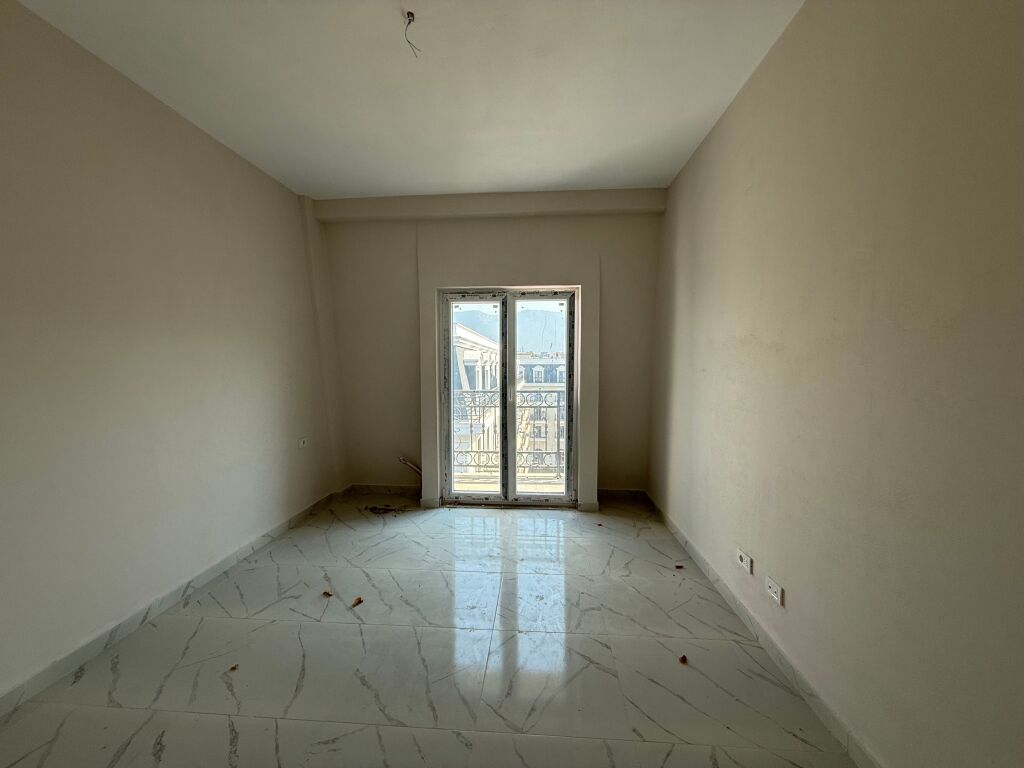 Për Qira- Apartament 1+1 Porta e Re Tiranë