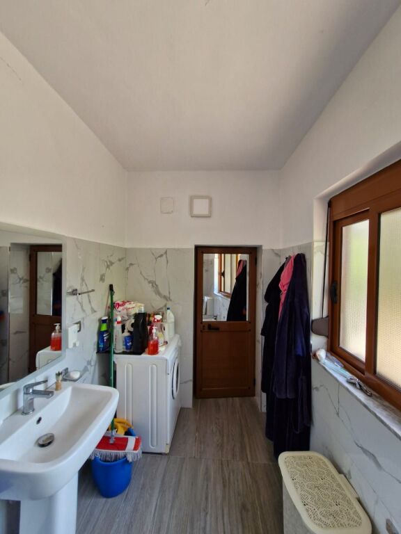 Private house 2+1 280 m² with yard and garage on floor 0 for sale by owner