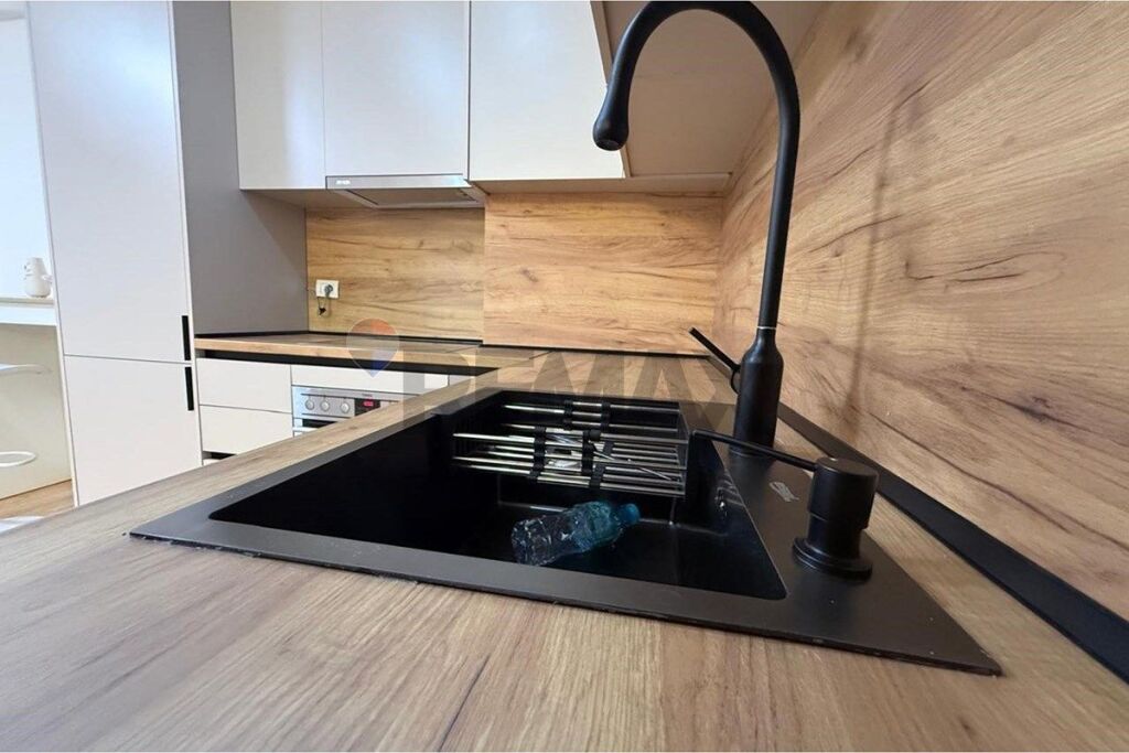 Shitet apartament 1+1 ne Fresk
