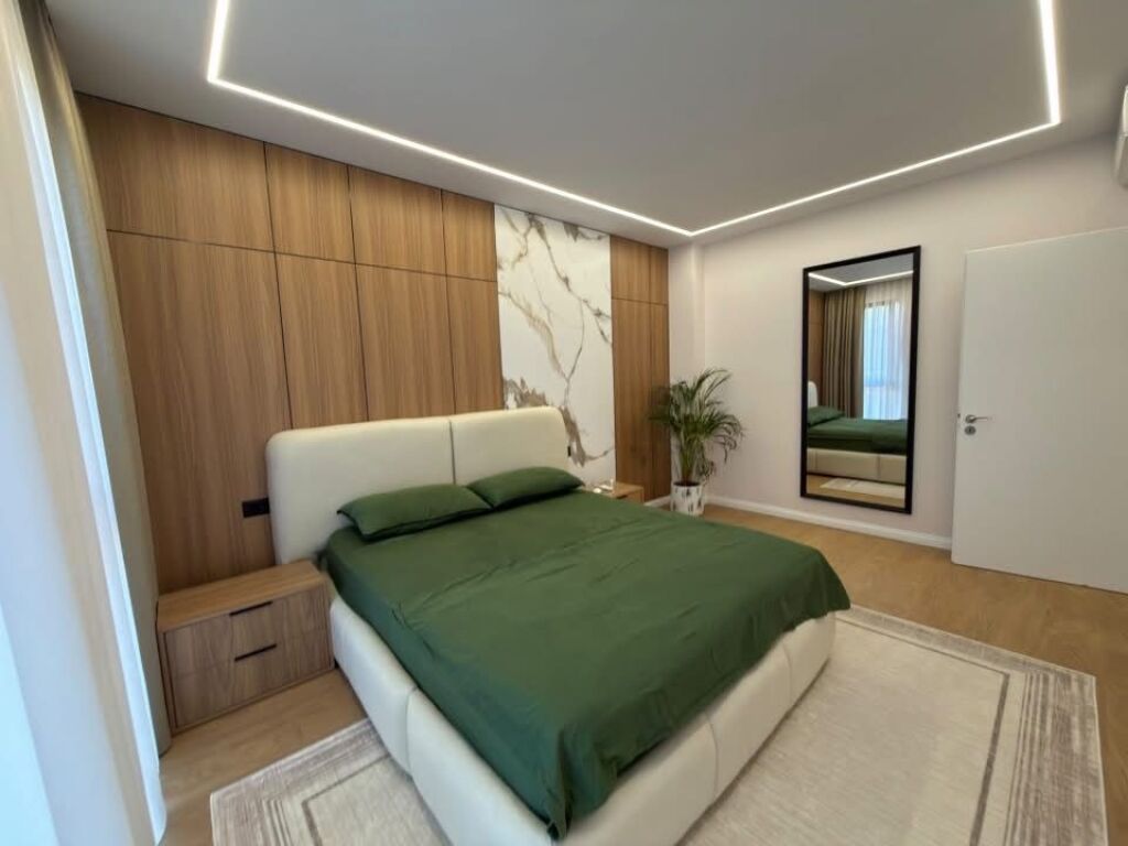 Shitet duplex luksoz 2+1+2 poste parkimi
