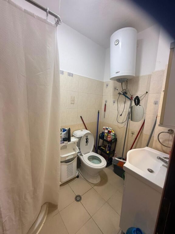 SHITET STUDIO – SHKËMBI I KAVAJËS