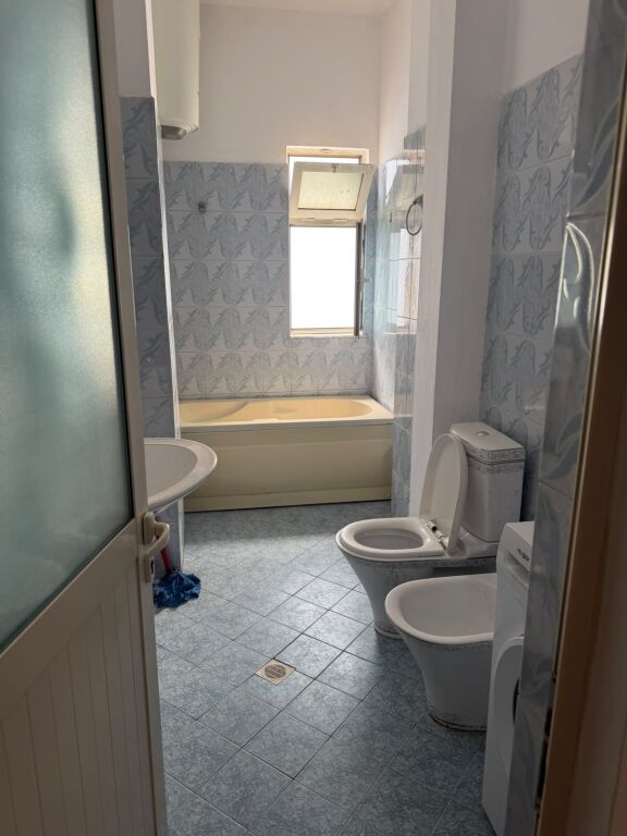 Affitto | Apartament 2 + 1 | Rruga 5 Maji | 450 €/mese