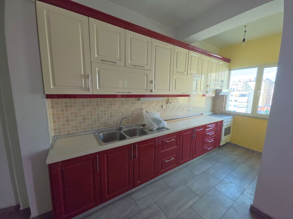 🏡 Appartamento 2+1 in affitto  📍Via Shkëlqim Fusha, sottopasso di Kodra e Diellit