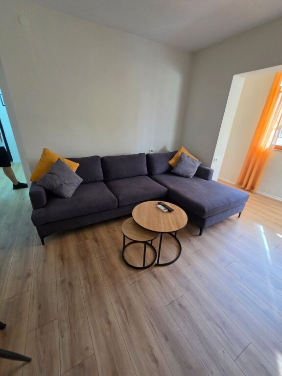 Apartment 1+1 for rent at the building with arrow 50,000 lek