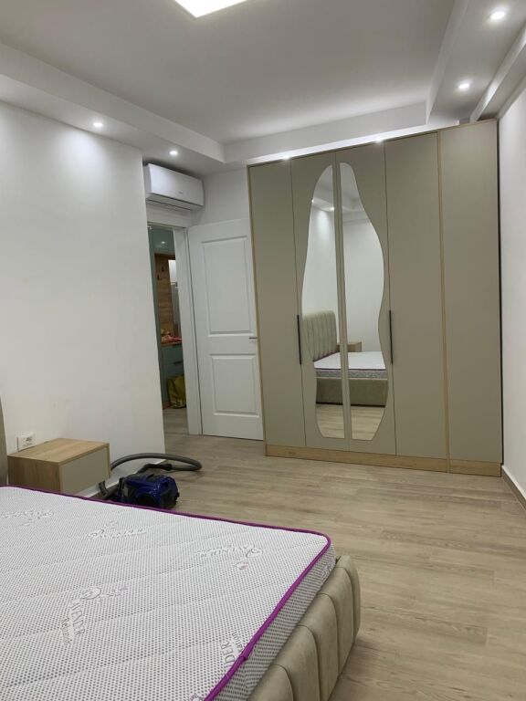 Super apartament 1+1+post parkimi tek Shkolla e Baletit