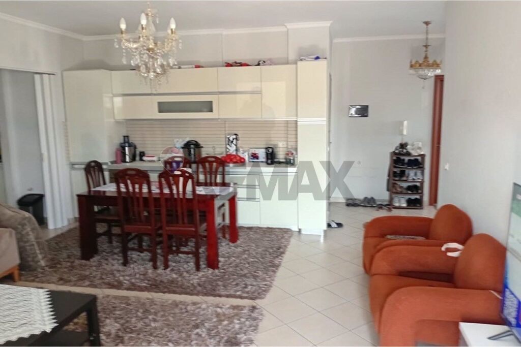 Shitet Apartament perballe Delijorgjit
