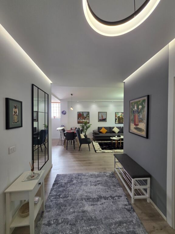 Apartament luksoz per qira tek Liceu Artistik
