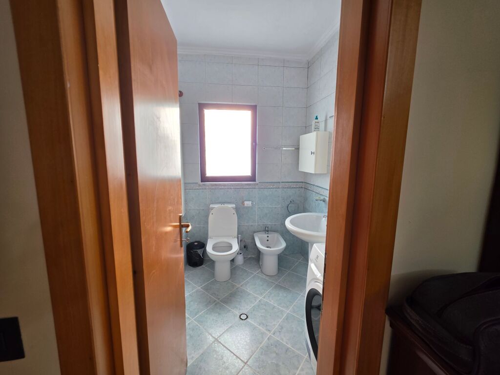 🏡 Apartament me qera 3+1 📍Blloku, Rruga Ismail Qemali