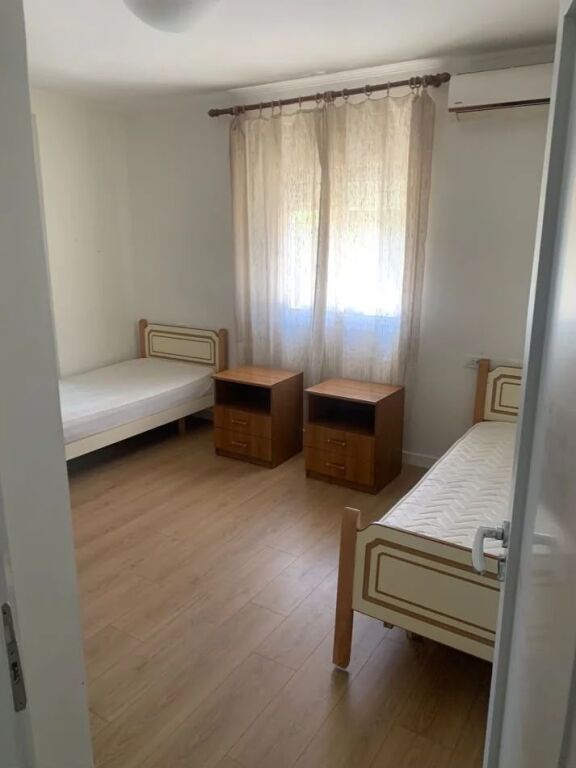 Apartament 2+1 me qira tek Rruga Fortuzi