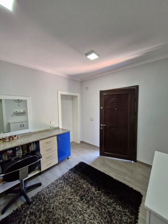 Private house 2+1 280 m² with yard and garage on floor 0 for sale by owner