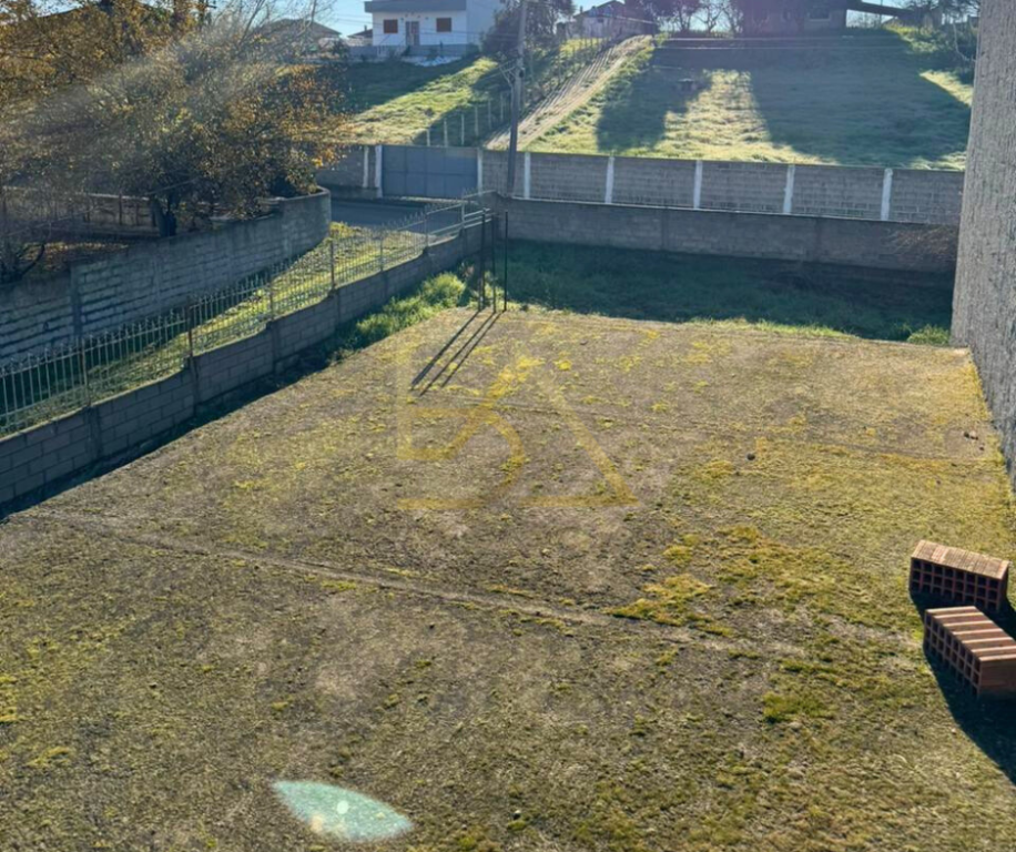 VILLA SU DUE PIANI CON TERRENO IN VENDITA – SHIJAK, DURRËS
