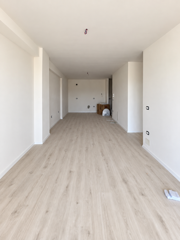 Shitet apartament 2+1+2 tek Ish Fusha e Aviacionit