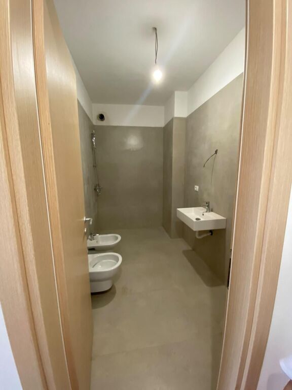 Affitto | Apartament 1 + 1 | Rruga 5 Maji | 420 €/mese