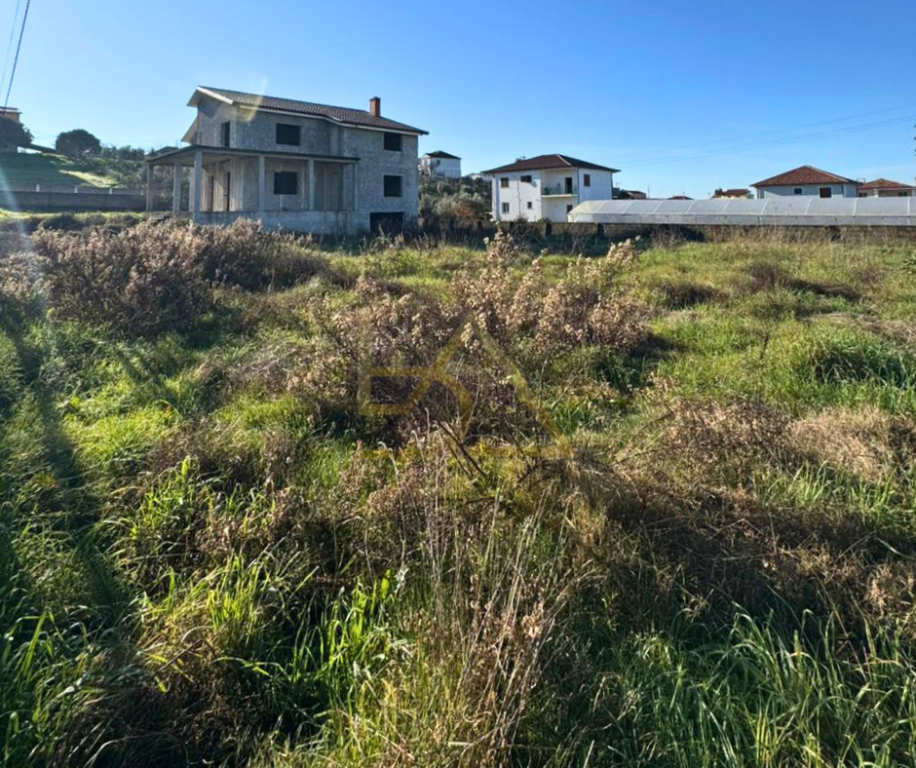 VILLA SU DUE PIANI CON TERRENO IN VENDITA – SHIJAK, DURRËS