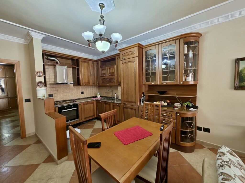 📣 AFFITTO Appartamento 3+1 📍Blloku 🛣️ Via “Ismail Qemali” ✨