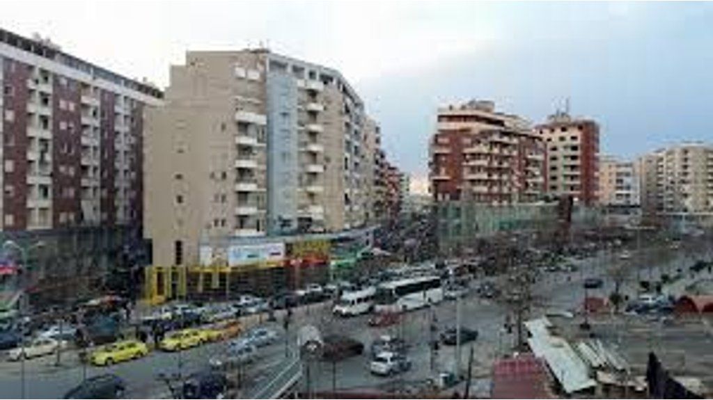 Unità commerciale in affitto nella zona di Astiri con una superficie di 200m2 piano terra €