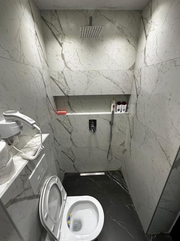 1+1 apartment for rent near Pazari i Ri!