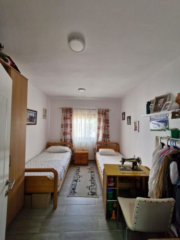 Private house 2+1 280 m² with yard and garage on floor 0 for sale by owner